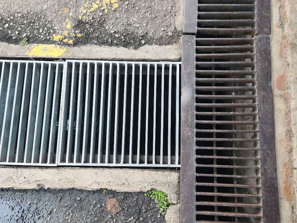 Морская платформа против Наземной Различия в требованиях к стальным решёткам для морских платформ и наземных промышленных площадок