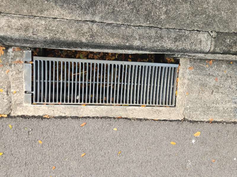 Пресс-замковая стальная решётка vs Сварная стальная решётка что лучше подходит для вашего проекта с тяжёлым оборудованием